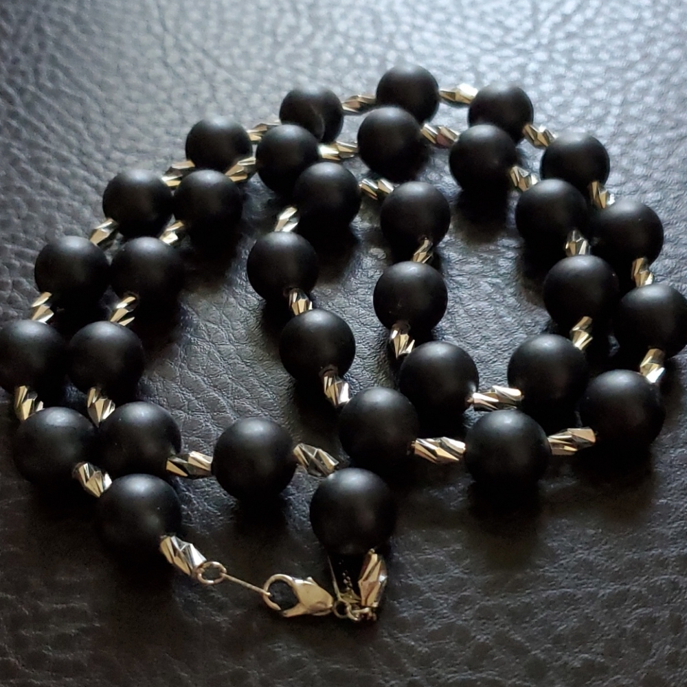 VTG Alabaster necklace